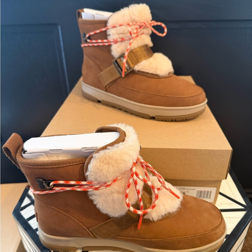 🛍️NIB🛍️ 🤎 UGG Classic Weather Hiker – Chestnut – Women’s 9.5